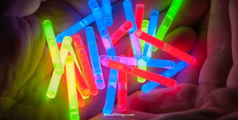 how long is the shelf life of glow sticks